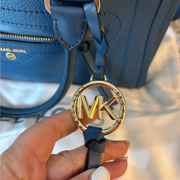 Michael Kors large blue chambray Carine bag - Picture 3 of 12